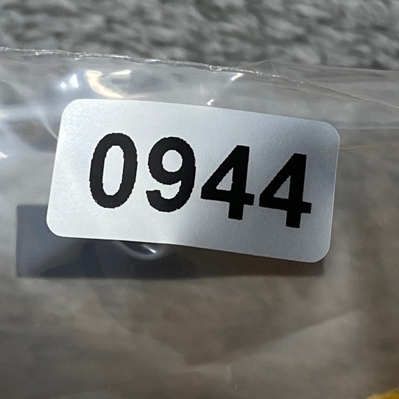 Hollister Cropped Sweater Womens XS Yellow‎ Cable Knit Crew Neck Casual - Picture 10 of 10